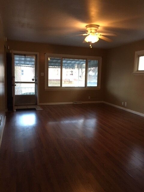 Foto del edificio - Spacious 3 Bedroom Single Family Home -