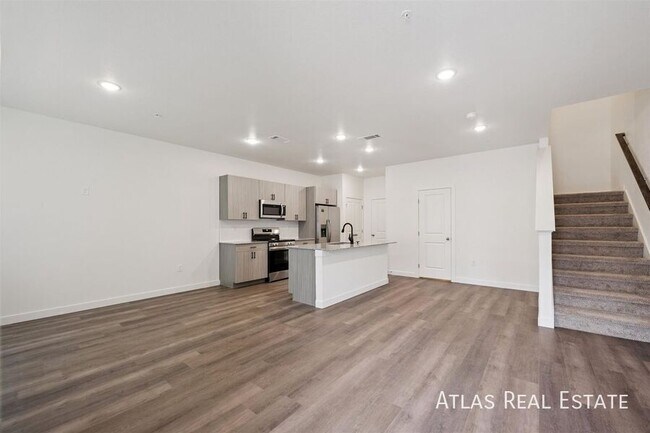 Building Photo - 657 Coney Aly