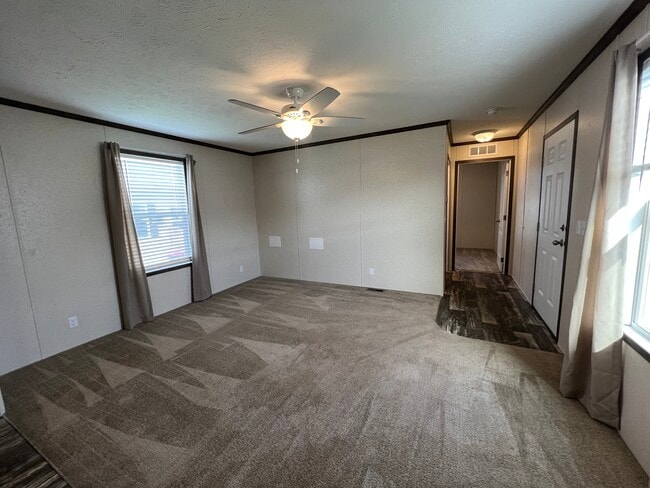 Building Photo - 91 Poppy Dr