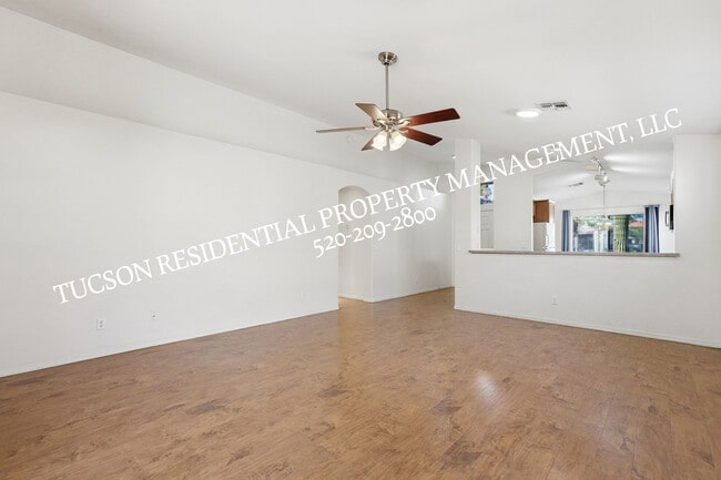 Building Photo - 2440 N Creek Vista Dr