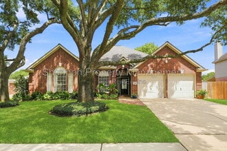 Building Photo - 22918 Red River Dr