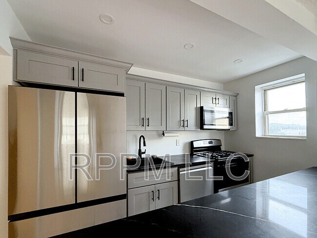 Building Photo - 19-31 Lyons Ave #612
