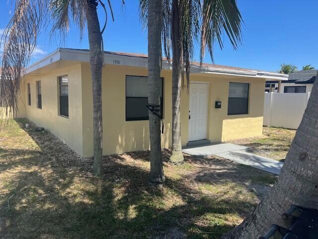 Foto principal - 1713 NE 3rd Ave