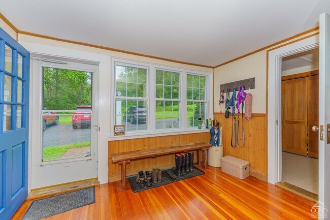 Building Photo - 1295 Goshen St