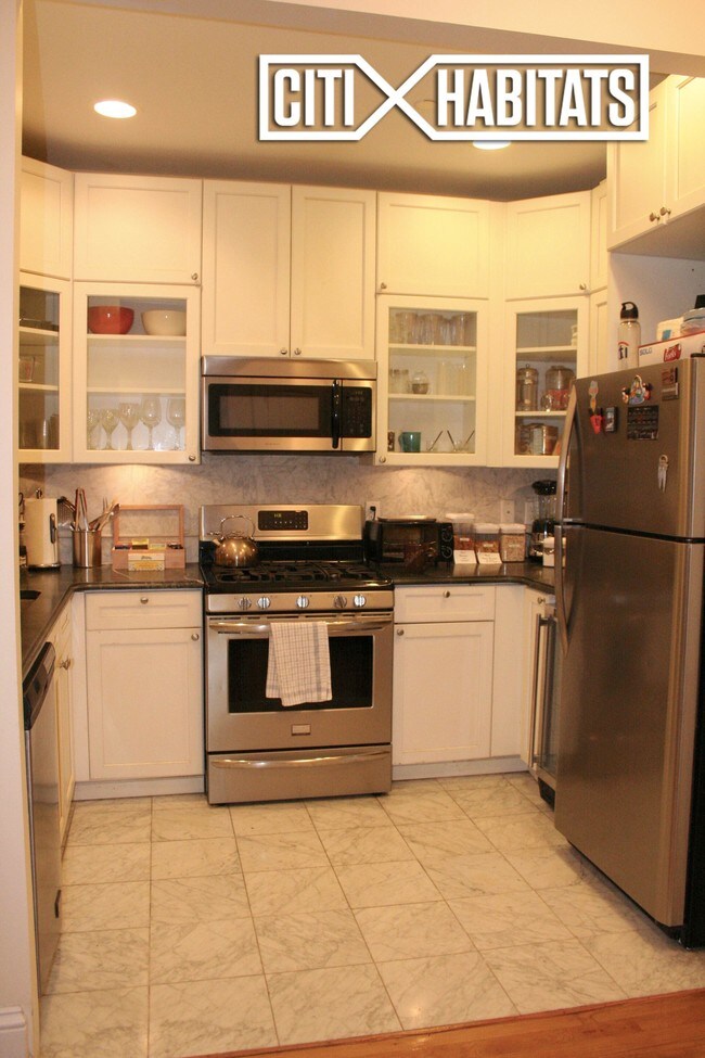 Foto del edificio - 261 W 112th St