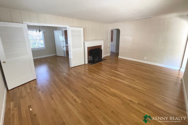Building Photo - Three Bedroom Home with Bonus Room in San ...