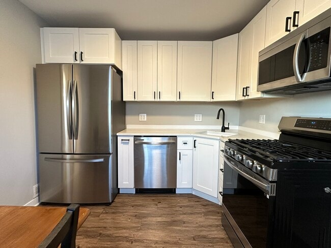 Foto del edificio - 15020 Ridgeway Ave