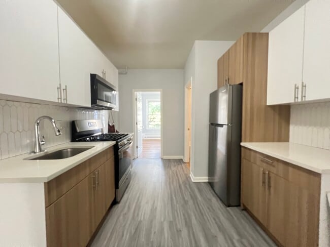 Building Photo - 42 Storms Ave