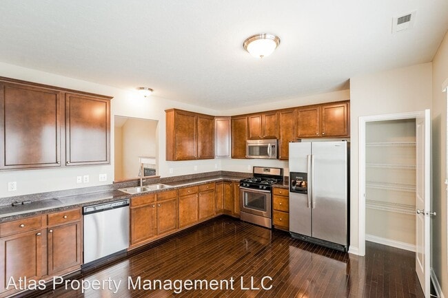 Building Photo - 3 br, 2.5 bath House - 1090 Dobbs Avenue