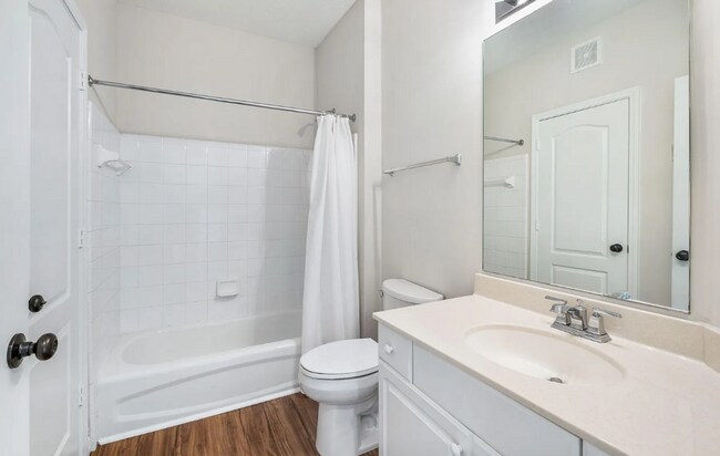 Foto del edificio - Beautiful Mt. Pleasant Condo For Rent!