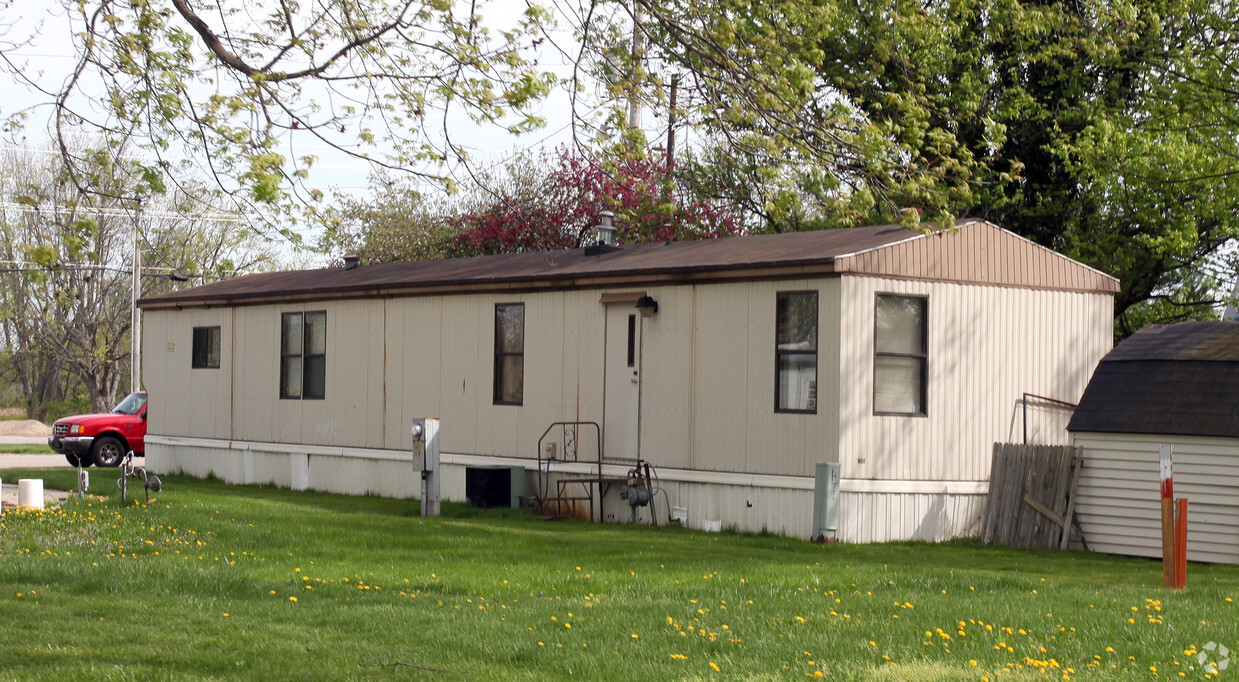 Building Photo - 3820 S County Road 400 E