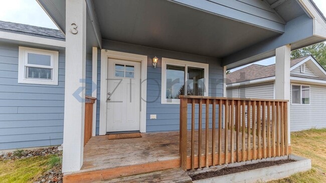 Building Photo - 7125 N Crestline St