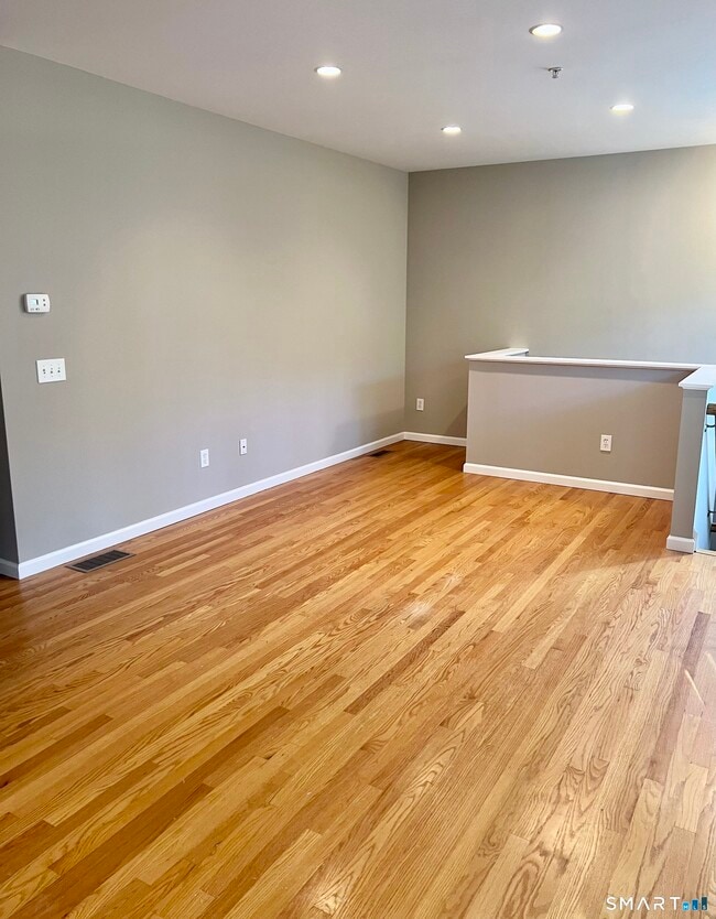 Foto del edificio - 17 Riverview Ct