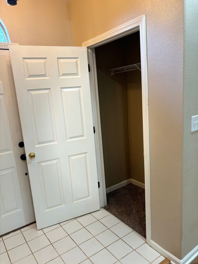 Building Photo - 3 Bedroom All Brick Home Southwest Springf...