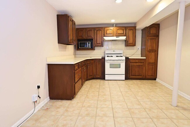 Foto del edificio - 7433 W Irving Park Rd