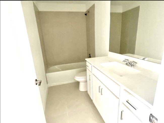 Building Photo - 4518 Dow Ln