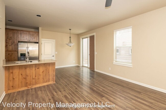 Building Photo - 3 br, 2.5 bath House - 20797 NE Sierra Dr.