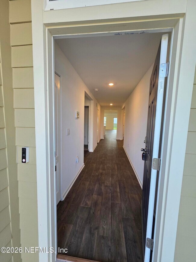Building Photo - 2885 Oak Stream Dr