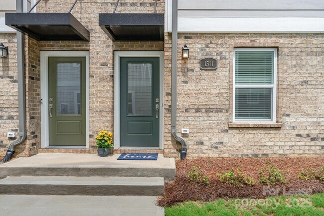 Building Photo - 1311 Cerium Wy
