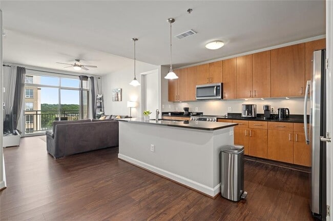 Building Photo - 711 Cosmopolitan Dr NE