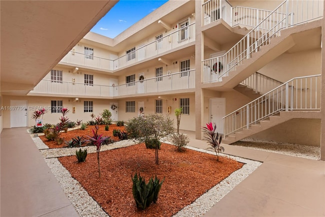 Foto del edificio - 6065 NW 186th St