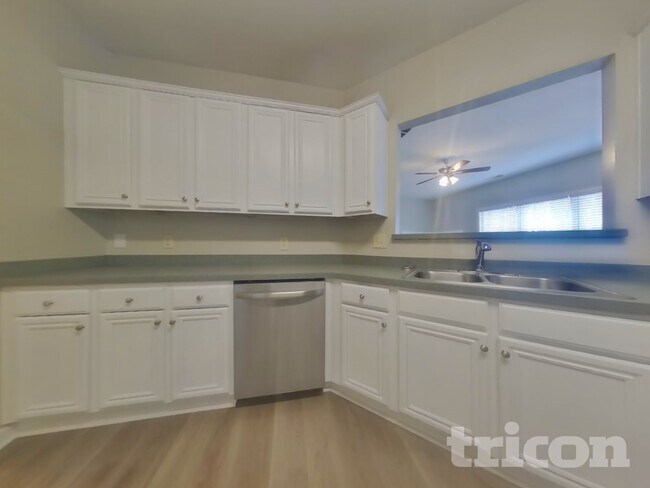 Foto del edificio - 111 Bethany Manor Dr