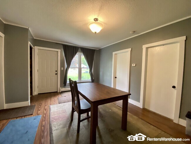 Foto del edificio - 1317 S Diamond Lake Rd