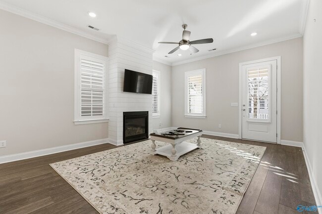 Building Photo - 125 Bur Oak Dr