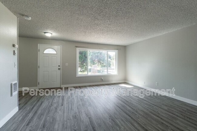 Building Photo - 10814 NE 48th Cir