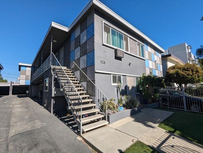 Foto del edificio - 1332 Gordon St