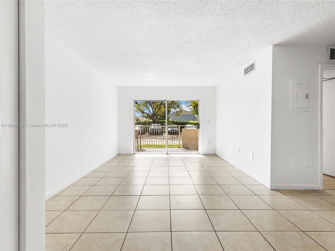 Foto principal - 15221 SW 80th St