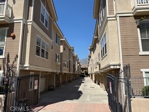 Building Photo - 721 Arcadia Ave