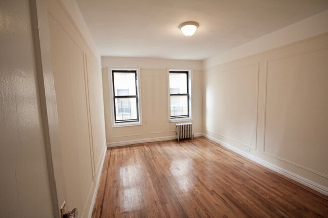 Building Photo - 2181 Wallace Ave