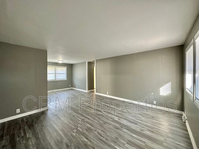 Building Photo - 3413 N Milton St