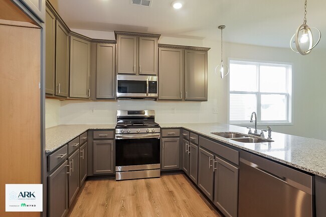 Foto del edificio - 711 Courtland Dr