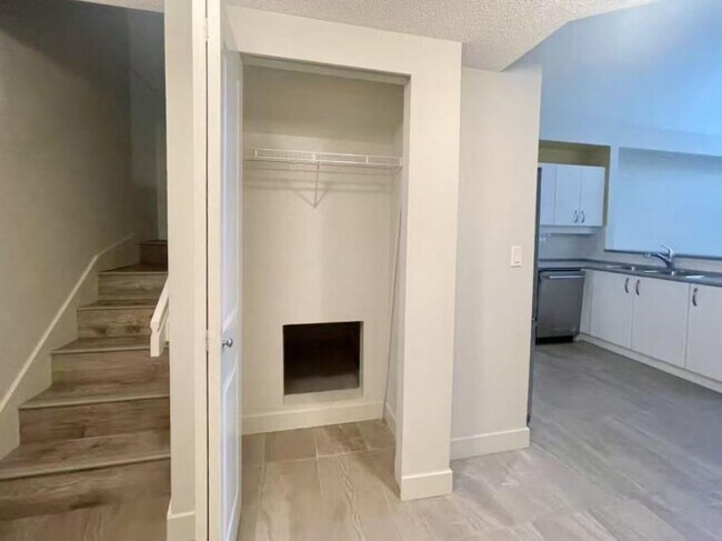 Photo du bâtiment - 2 bedroom in Surrey BC V3T 5X9