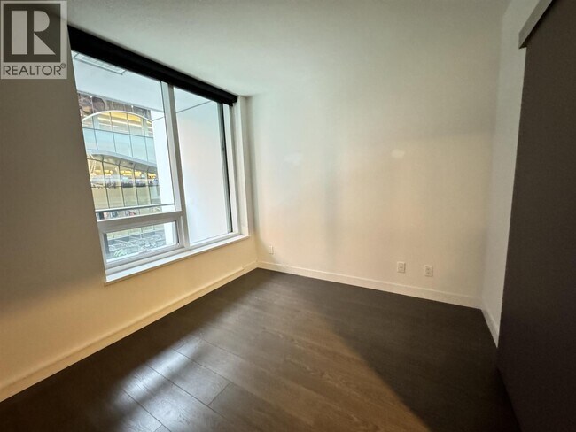 Photo du bâtiment - 68 Smithe St