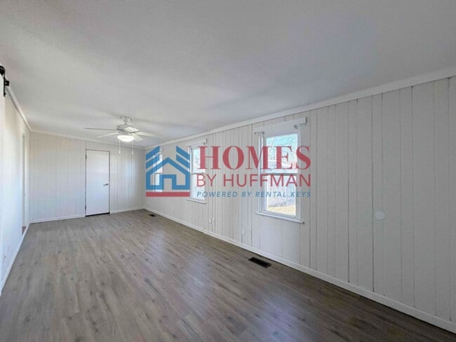 Building Photo - Two Bedroom House | Northside