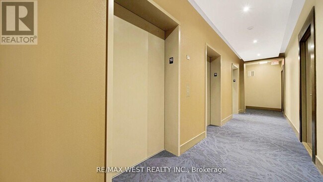 Building Photo - 1607-4065 BRICKSTONE Mews