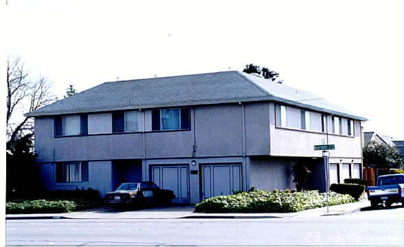 Building Photo - 470 42nd St