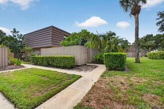 Building Photo - 518 5th Ct