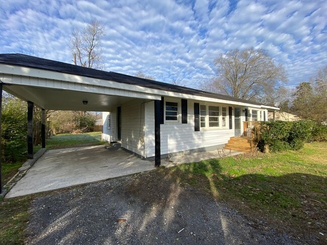 Building Photo - 136 Williamson St