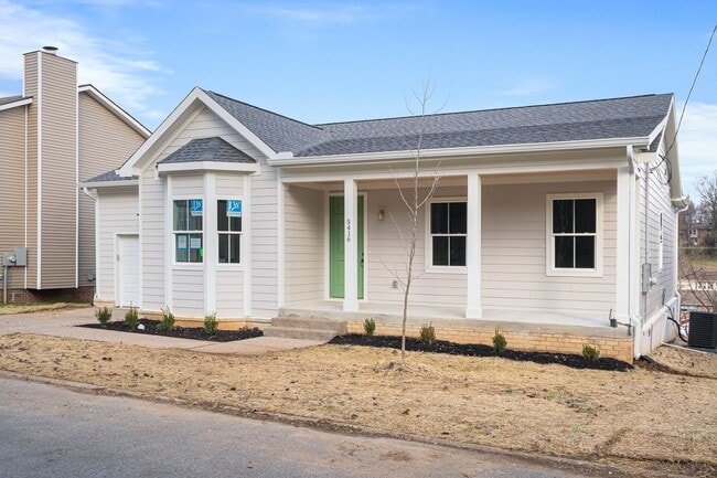 Foto del edificio - New Construction: 3 bed/2 bath Home in the Brentwood/Nippers Corner neighborhood, One Car Garage