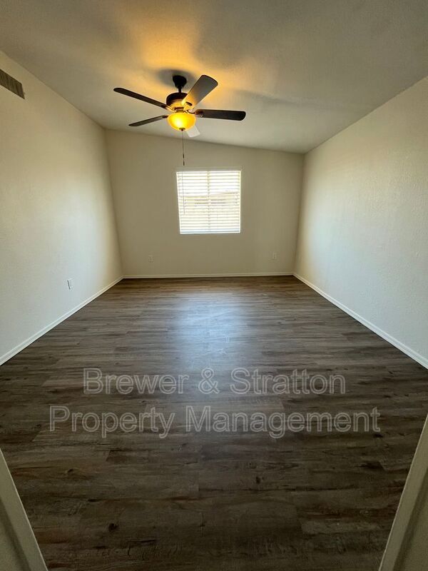 Building Photo - 2223 W Morningside Dr
