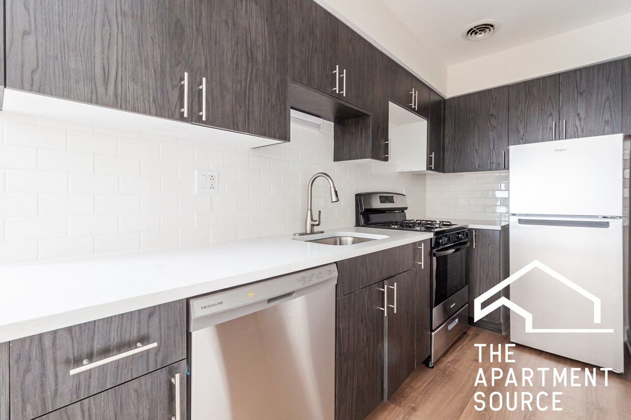 Photo - 5917 North Kenmore Ave. Unit 325