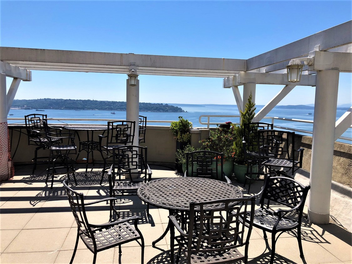 roofdeck - 121 Vine St