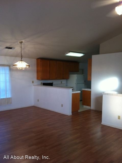 Foto del edificio - 3 br, 2 bath House - 4865 CLYDEBANK WAY