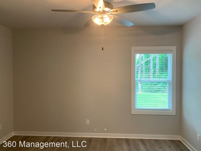 Building Photo - 3 br, 3 bath House - 744 Northern Village
