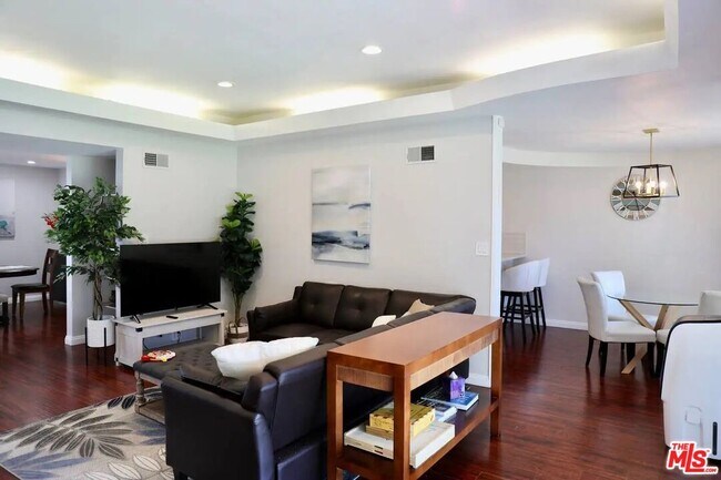 Foto del edificio - 6605 S Sherbourne Dr