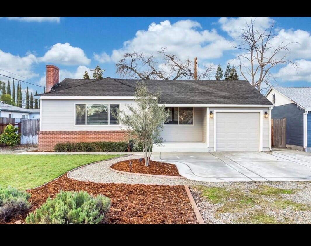 Primary Photo - 3313 Del Paso Blvd